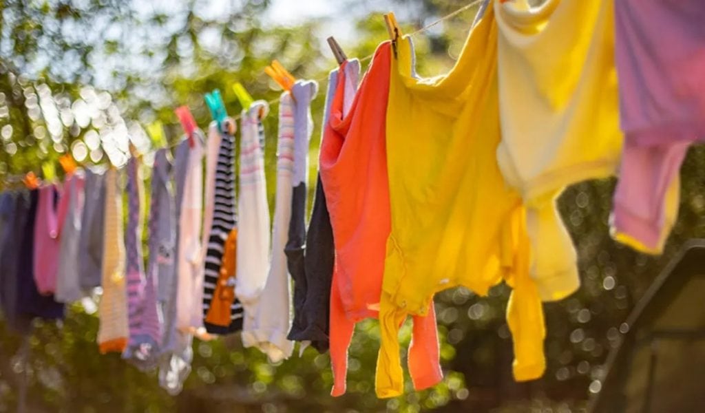 How to dry cotton clothes after wash