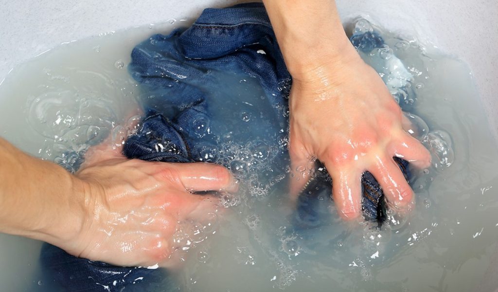 How to handwash jeans properly
